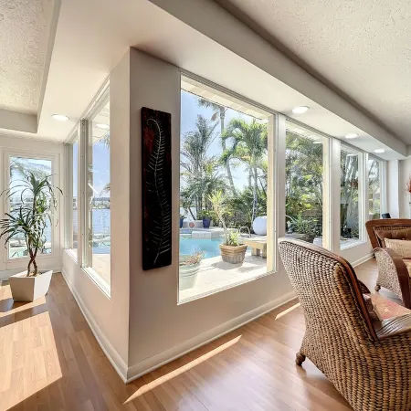 Waterfront Oasis - King Beds • 10min Walk to Beach