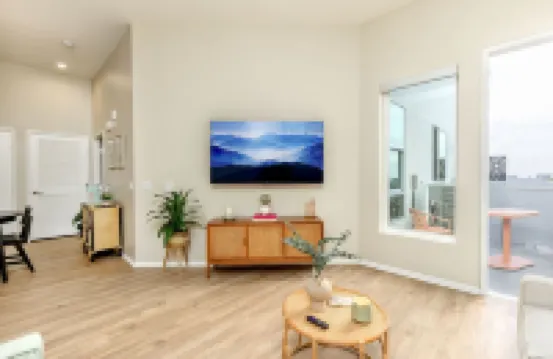 Eclectic : 65” TVs : Fast Wi-Fi : Parking : Pets : Bohemian