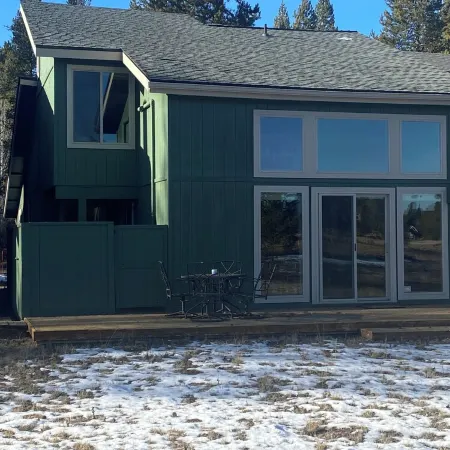River/Ski Home on Deschutes River, 2 Bedroom-Sleeps 5, 26 Miles to Mt. Bachelor.