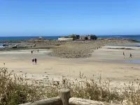 Loriot2 apartment sea view on the fort blocked ploemeur Hotels in Ploemeur