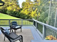 Buford Forest Retreat- Fire Pit - 5 Bdrms- Sleeps 13 - Water Park, Venues, Golf! - 4-نجوم