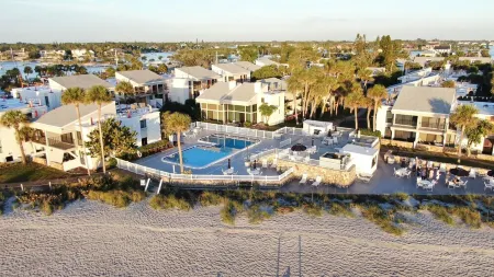 Shark Tooth Getaway Отели в г. Венис