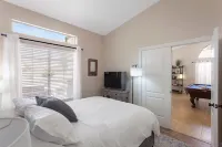 On HGTV Show House Hunters! Heated Pool! Family & Dog friendly, Prime location!