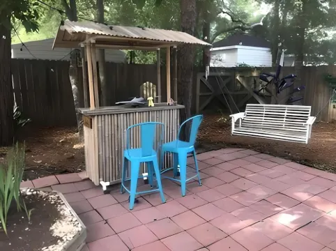 Beautiful 1BR Apt. Near Beach! Inc. Kit, Bath & LR