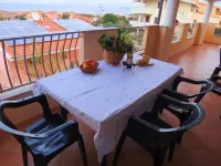 Comfort apartment with air conditioning, TV and washing machine in a quiet location