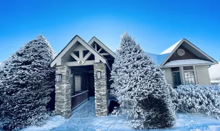 Bucket List Mountain Views, Cozy & Quiet Top Sugar Mountain Cabin, 2bd/2bath. Отели рядом с достопримечательностью «оз. Уайлдкэт»