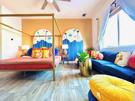 The California Dreamhouse, by Desert Vibes. Saltwater Pool + Hot Tub!