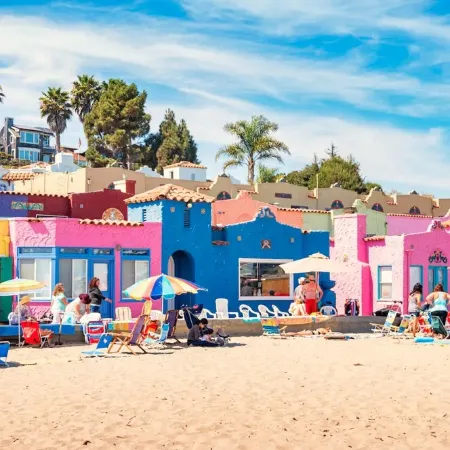 Rare 3 br in Capitola Village with 5pm checkout Jan-Apr+Parking!