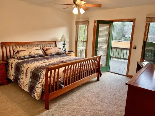 Lake Front Cabin for the PERFECT Holiday Getaway ! Pet Friendly! - Wi-Fi