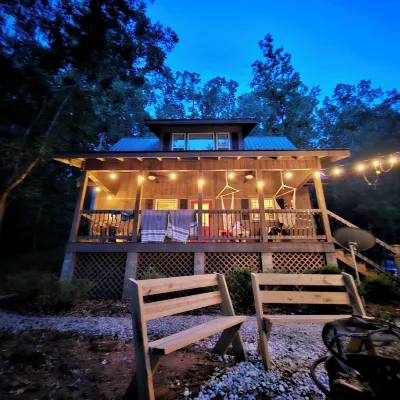 Bunk/Game Room, Near Lake, Pet Friendly, Firepit, FUN!