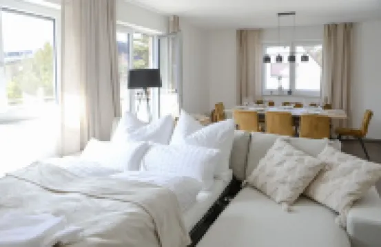 Lumen Homes - Design-apt. Nahe Audi und Altstadt, 3 Zimmer, Netflix