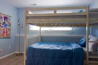 Cozy 4-bedroom house in North Cape May with WiFi, AC, sleeps 8