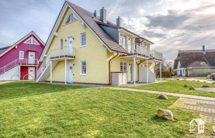 200 m to the natural beach, family friendly EC-apartment with terrace, W-Lan