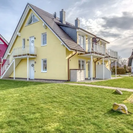 200 m to the natural beach, family friendly EC-apartment with terrace, W-Lan
