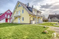 200 m to the natural beach, family friendly EC-apartment with terrace, W-Lan