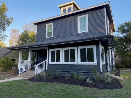 Historic 5/4 • Spacious • Sleeps 16 • Hot Tub • Pool • A&M