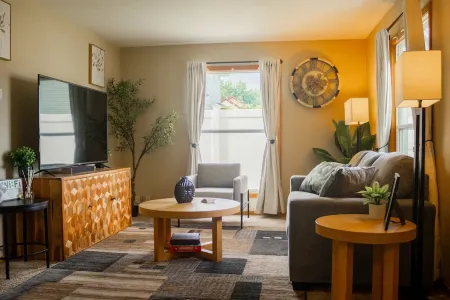 Cozy 2-bedroom house