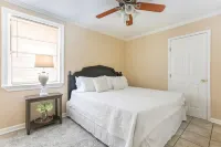 Comfort and Convenience, minutes away from historical French Quarter