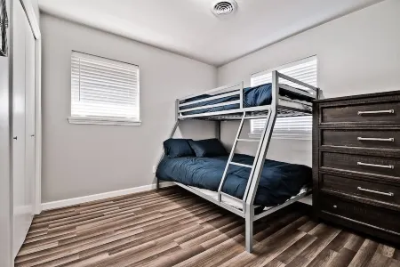 Tunnel Vision trails retreat - bike in/out