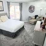 Cozy Michigan Retreat Near Wineries • Deck, Firepit & Fall Foliage