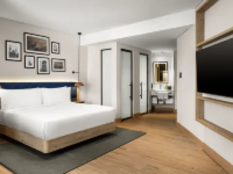 ヒルトン ガーデン イン バクー Monument to Richard Sorge周辺のホテル