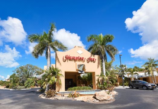 2. 햄프턴 인 키 ..