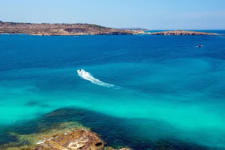 Islet Promenade Seafront Penthouse With Private Hot Tub