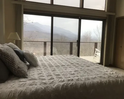 Spectacular Views! Hot tub, Hiking, Waterfalls, FishingReduced Rates Hotels in South Toe