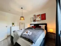 Modern, near thermal spring, office, kitchen, parking spot Goebel Porzellan Werksverkauf附近的飯店