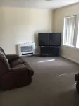 Entire House 3 bedrooms, 5 minute walk to town centre and 1 minute to beach - 홈스테이