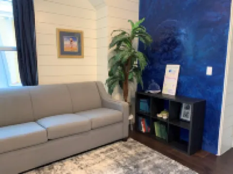 Gorgeous new beach cottage in fantastic location!