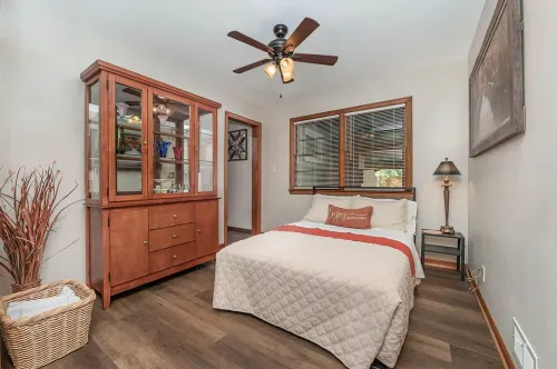 Clean & Spacious Cottage – Close to Campus!