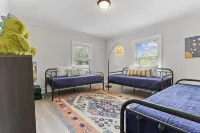 5BR Group Getaway, Pet-Friendly Ideal for Weddings Hotels in Parker