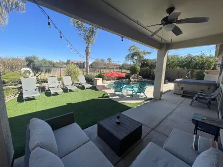 Four bedroom home on golf course. Отели рядом с Аэропорт Феникс-Меса Гейтвей