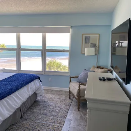 Crescent Beach Retreat- Fully updated 2 BR/2BA  Direct ocean views in Coquina!
