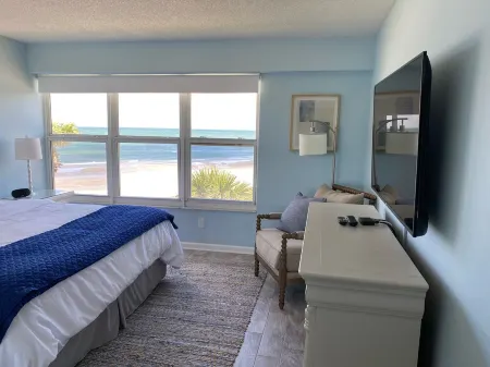 Crescent Beach Retreat- Fully updated 2 BR/2BA  Direct ocean views in Coquina!