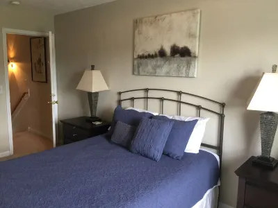 Quiet/Luxury Townhouse on Golf Course! Hotels near Cane Ridge Park