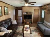 Private Country Home- 15 mins from Moultrie/Adel