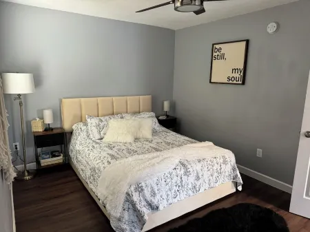 Entire private cozy home near downtown Bemidji. Ideal for Couples & Individuals!