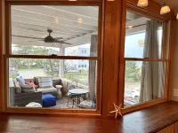3 Bedroom/Dog friendly/direct ocean views!