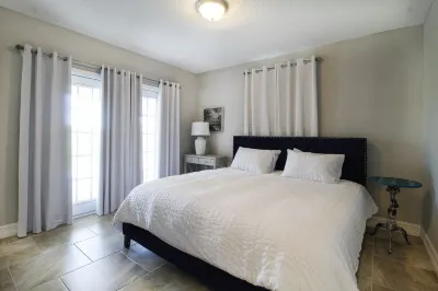 Downtown Retreat - 4 bedrooms 5 beds for 10 Các khách sạn gần Trinity Towers South