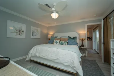 New Renovation-3BR Beach House with Stunning Pool