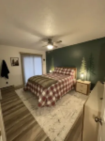 Jackson’s Hideaway, walk to ski shuttle!