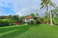 MINUTES TO HAMOA BEACH, BEST LOCATION IN HANA