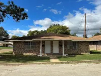 Piney Woods 5  - King Bed Arkansas Convention Center附近的飯店