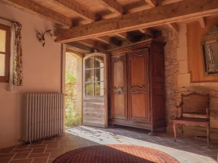 "L'Atelier de Francine" Отели в г. Ле-Бюг