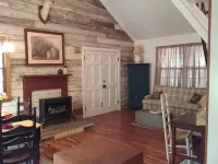 Creekside Cabin Close to hiking trails and waterfalls Hotels in Rabun County