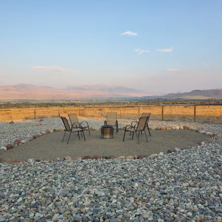 High Desert Haven - A Beautiful 3 Bedroom Home with Optional RV Hookup!