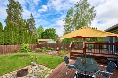 Single Level, 2 Kings, Fire Pit, Comfort in Downtown Dundee