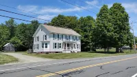 Charming Farmhouse; 2 Bed / 2 Bath, only 1.5 miles to Jiminy Peak. Pet Friendly.
